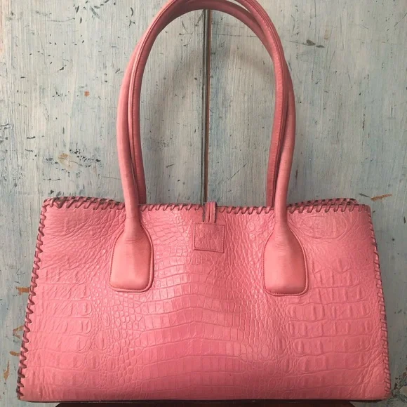 Juan Antonio hand-tooled and designed pink leather bag with everything you need! - Picture 4 of 16